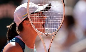 Swiatek vence Kasatkina e regressa à final de Roland Garros depois do triunfo em 2020