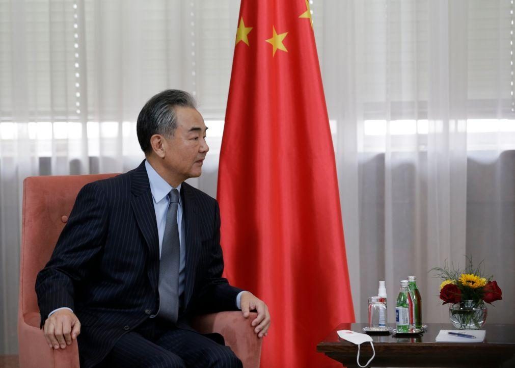 Timor-Leste e China assinam vários acordos no arranque da visita de MNE chinês a Díli