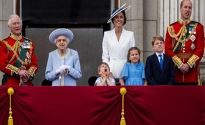 Filha de William e Kate usa vestido de marca portuguesa no Jubileu da Rainha Isabel II