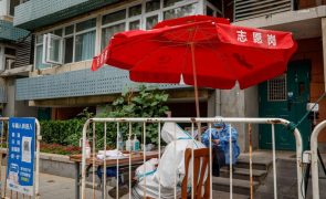 Covid-19: Autoridades impõem novas restrições em Pequim após surto relacionado com bar
