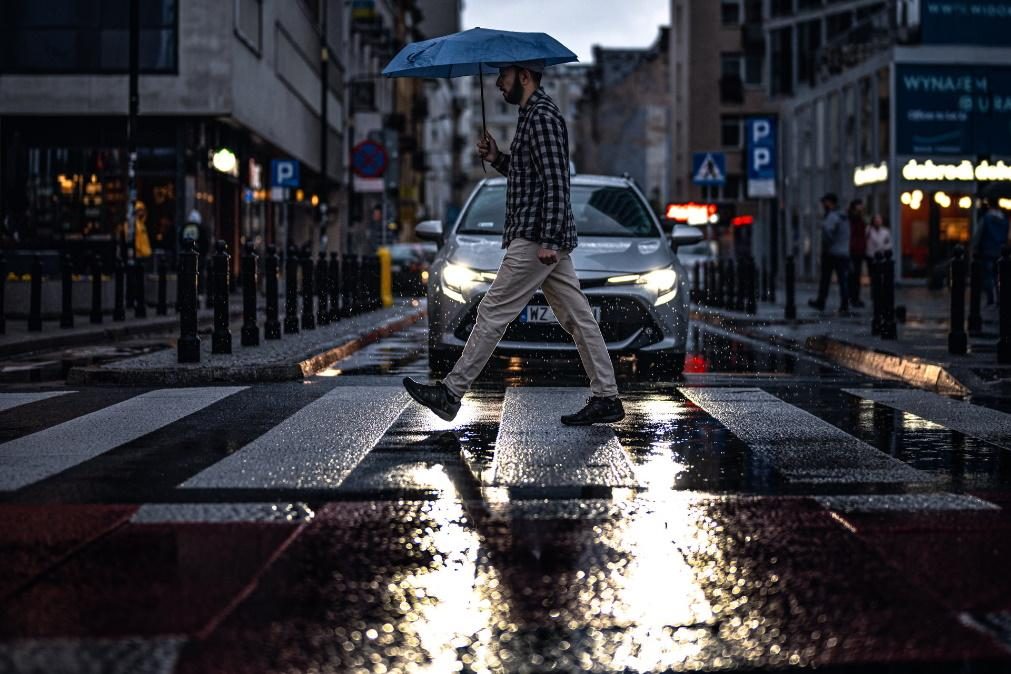 Chuva regressa neste feriado e temperatura máxima desce