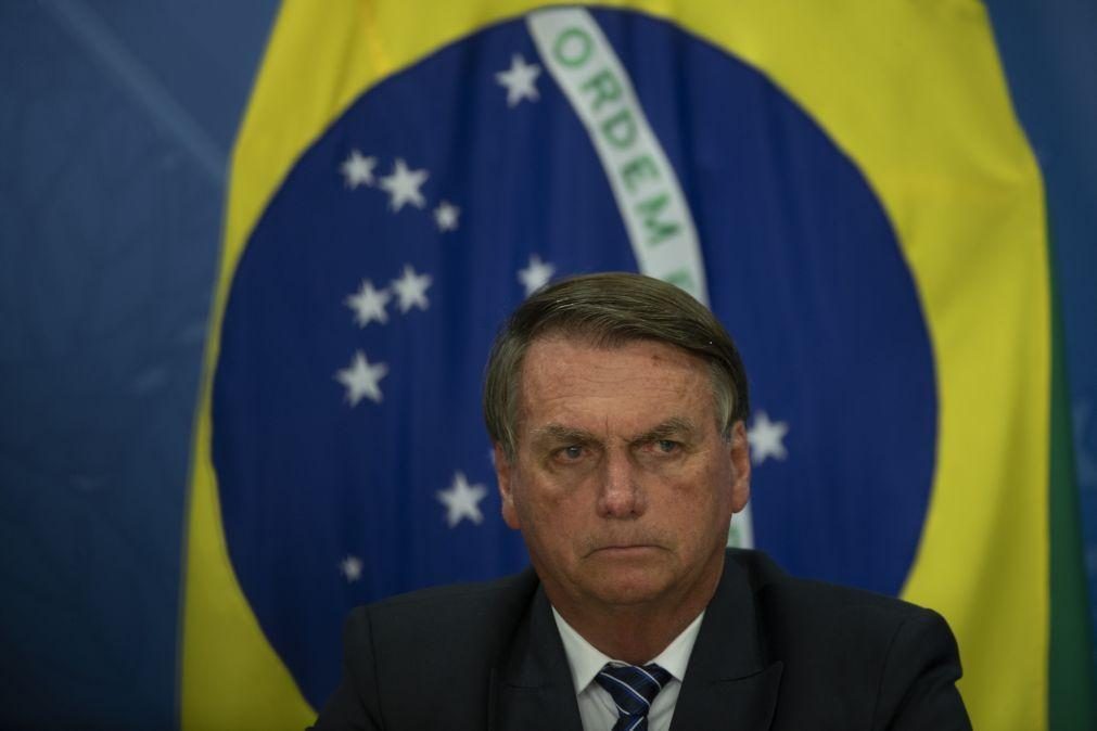 Bolsonaro envia condolências a famílias de jornalista e ativista