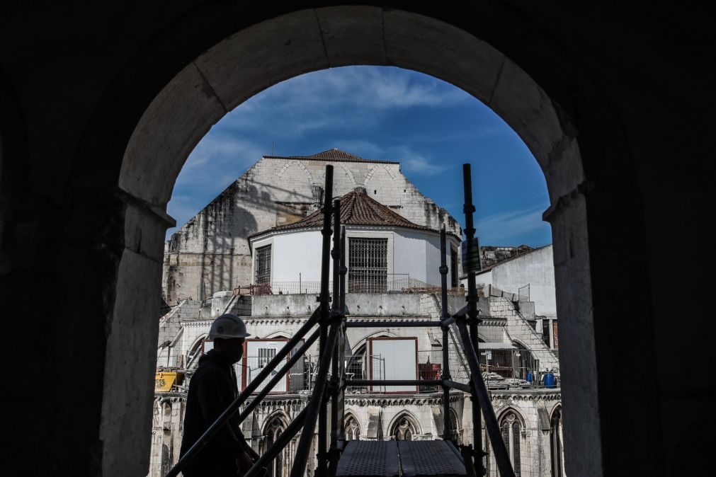 Cordão humano frente à Sé de Lisboa