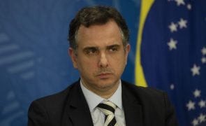 Presidente do Senado brasileiro defende que só com menos partidos faz sentido debate do semipresidencialismo