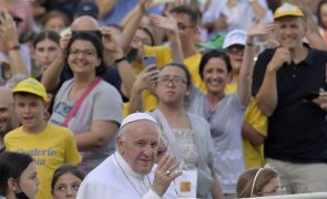 Papa exorta famílias a evitar 
