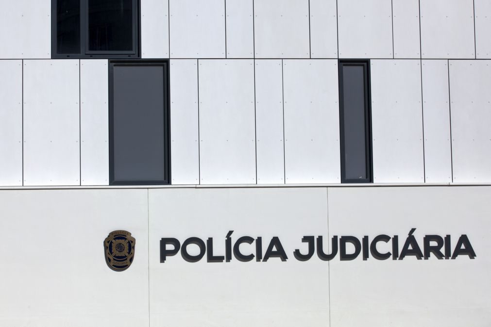 PJ detém suspeitos de simular crime após negócio mal sucedido de arma roubada